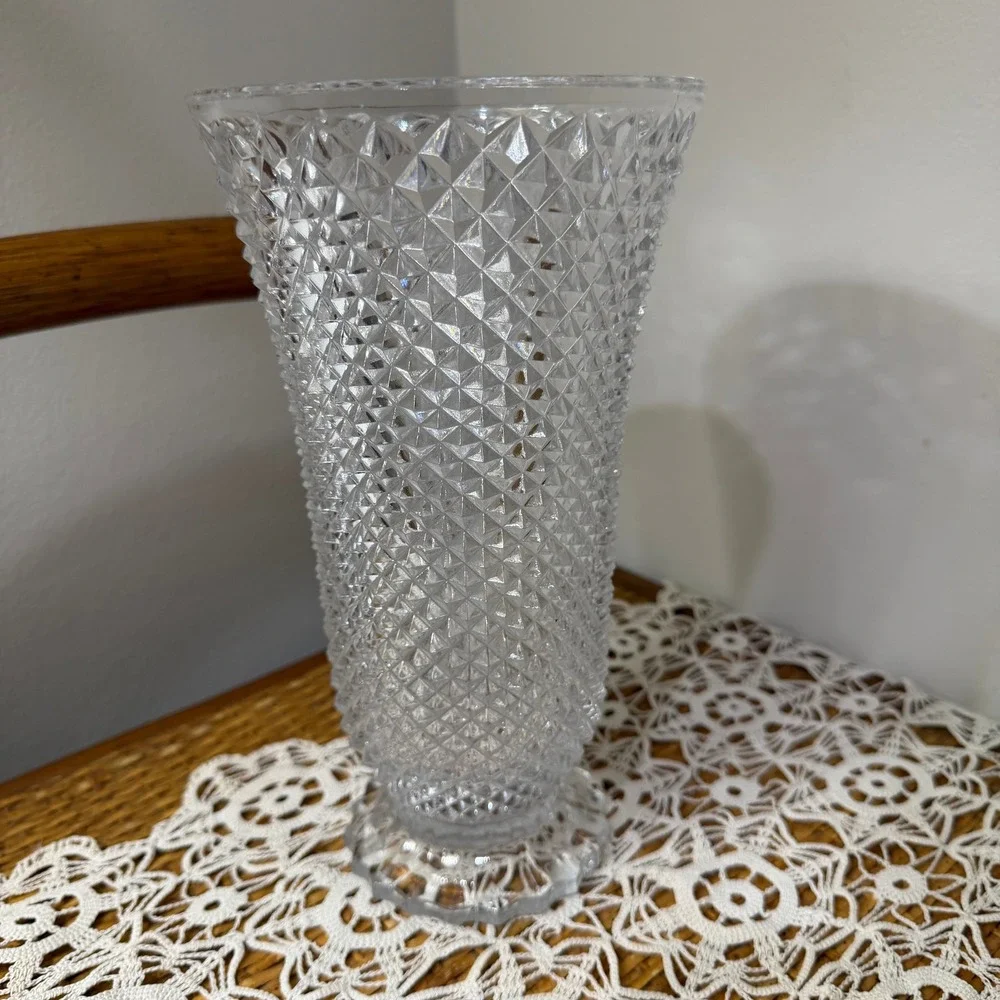 Vintage Glass Wexford Diamond Point Swirl Pedestal Vase Clear 10 In